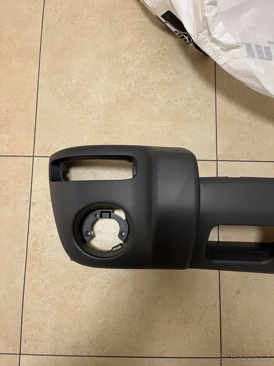 Přední nárazník jeep cherokee KJ - 3