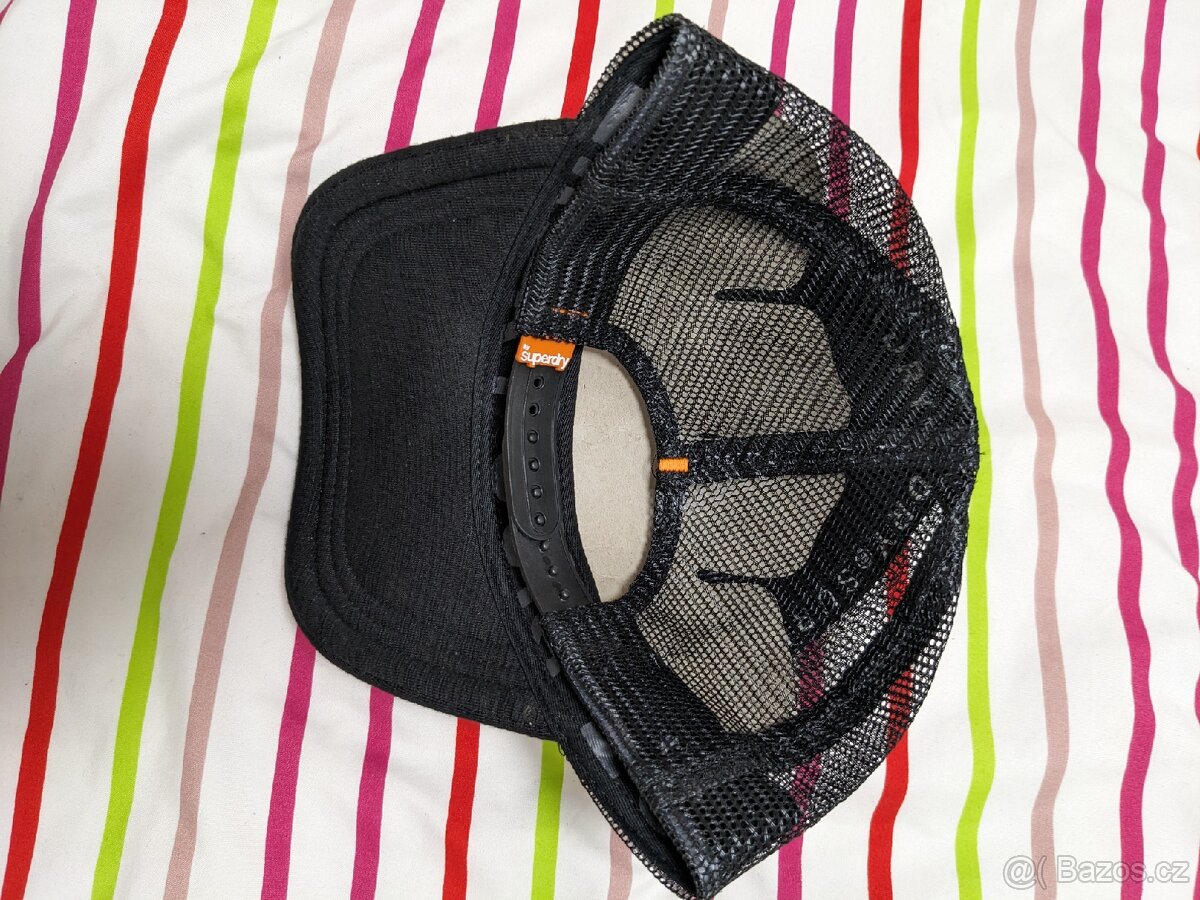 Nová kšiltovka Superdry - 3