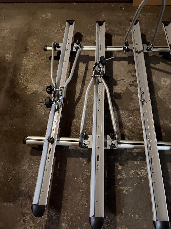 Nosič kol Menabo Huggy Lock 4x - 3