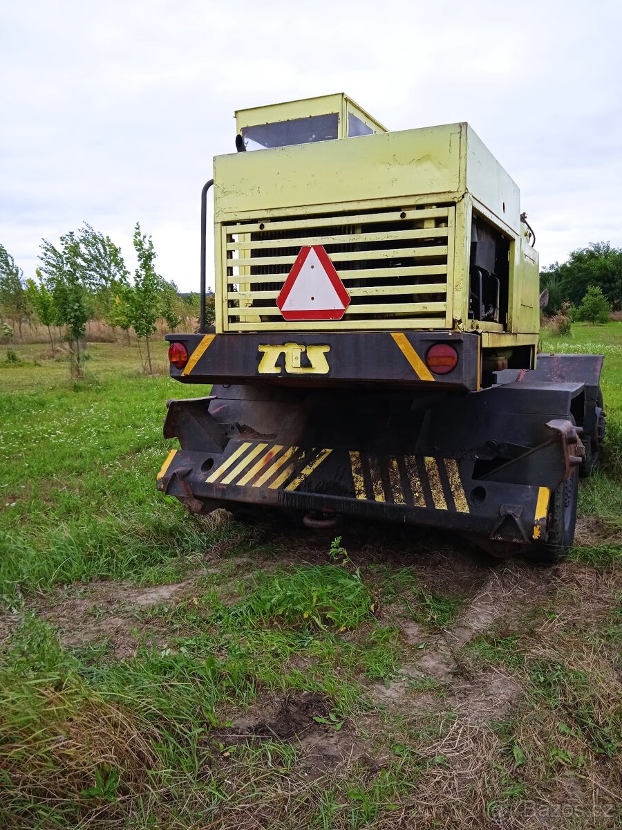 DH 112 kolový bagr - 3