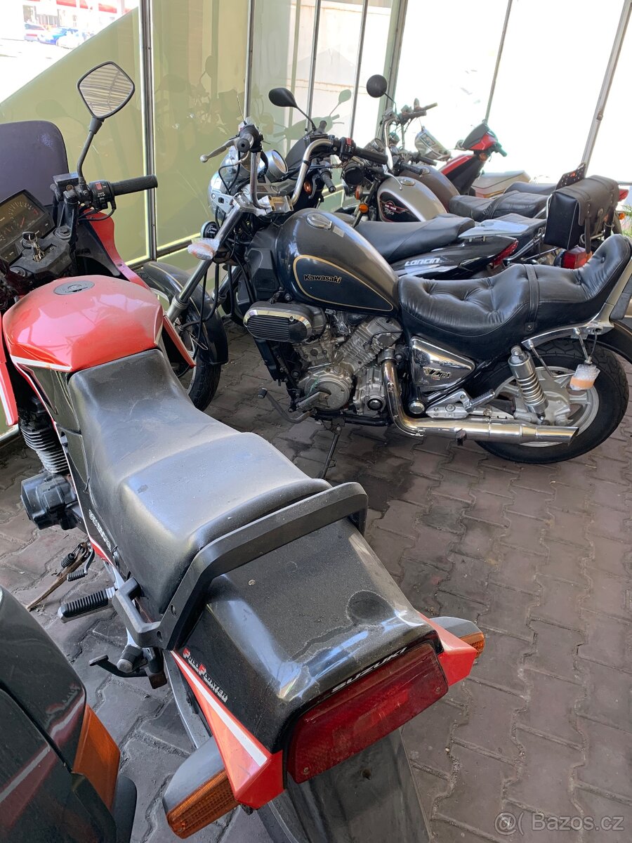 Suzuki GSX 550 - 3