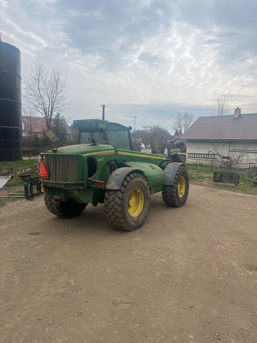 Teleskopický manipulátor John Deere 3420 - 3