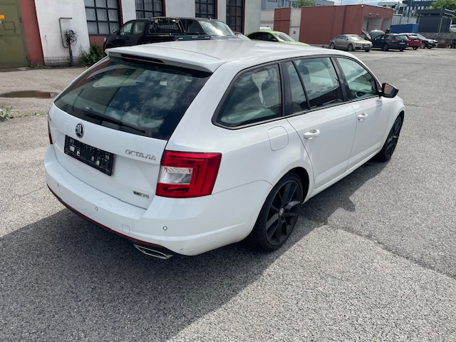 Škoda Octavia III RS 2.0 TDI - 3