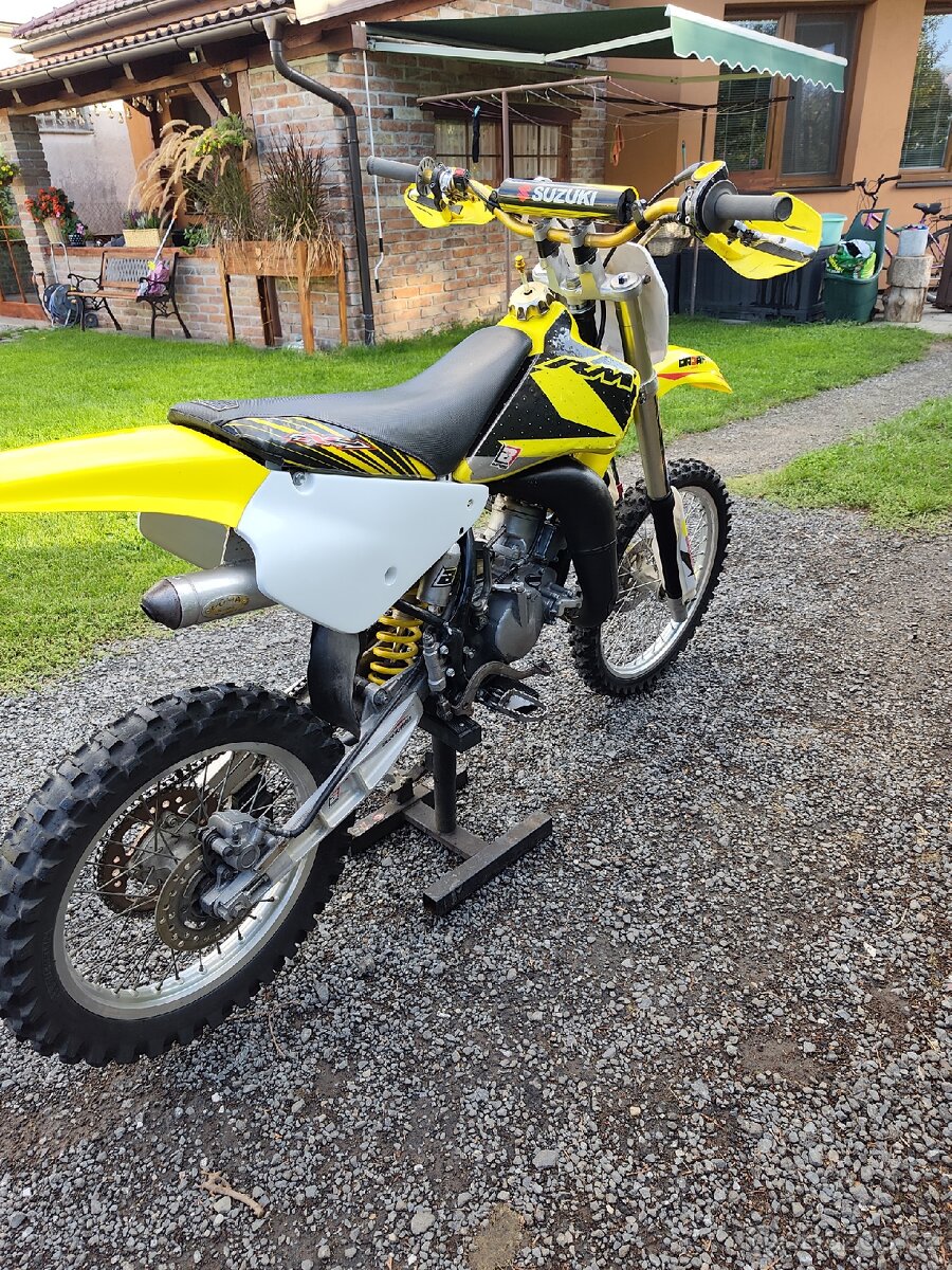 Suzuki rm85 - 3