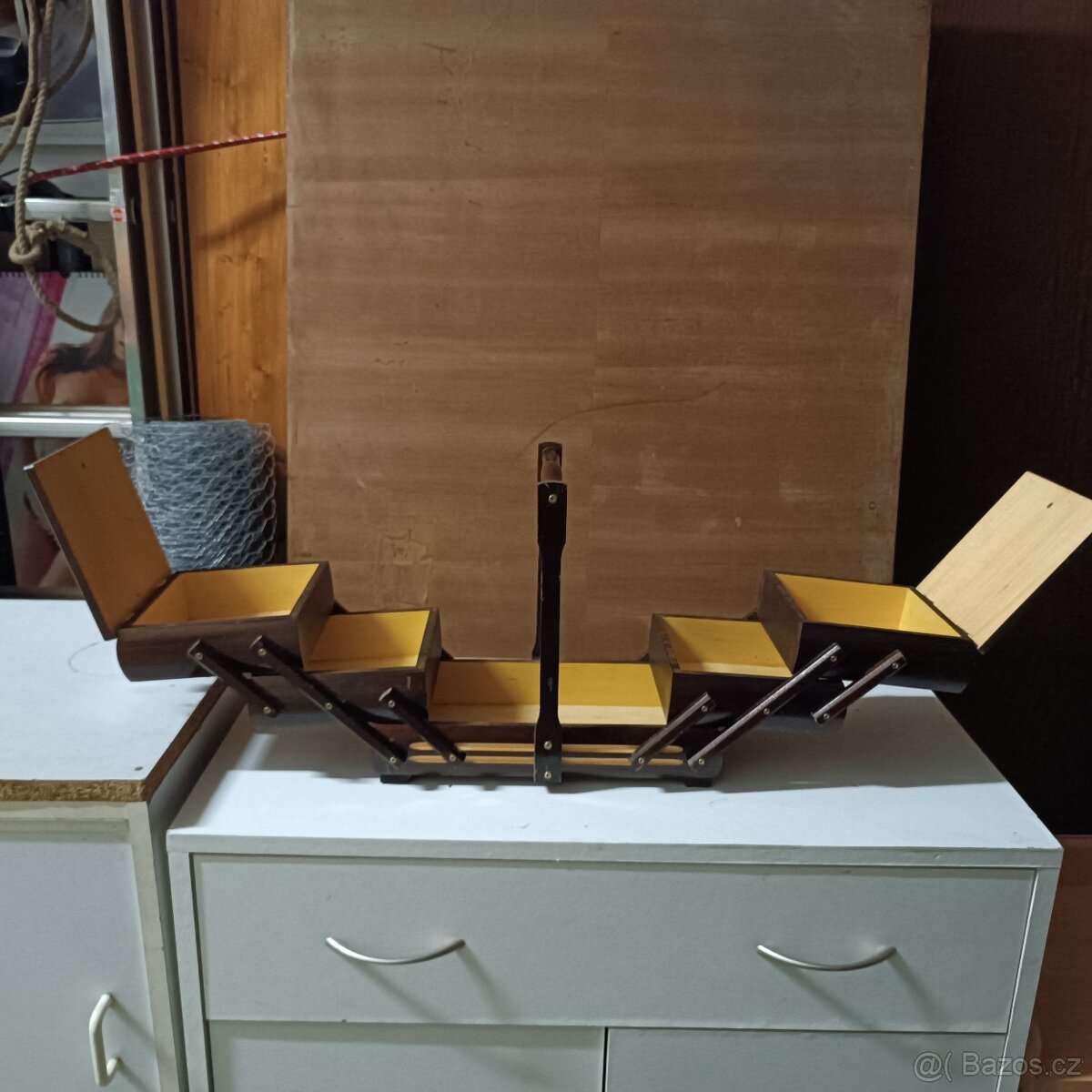 Kazeta na šití tmavé dřevo rozkládací - 3