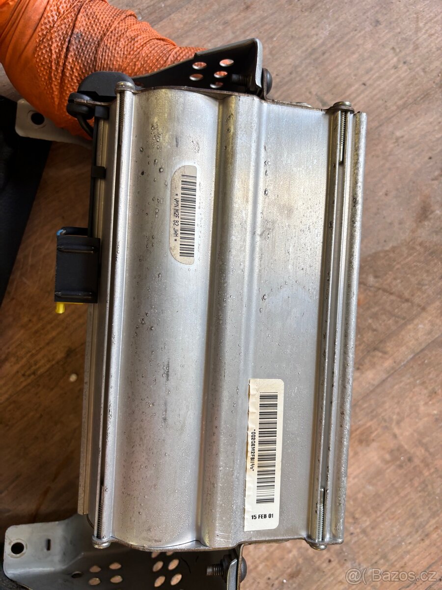 Vw Golf 4 Airbag spolujezdce - 3