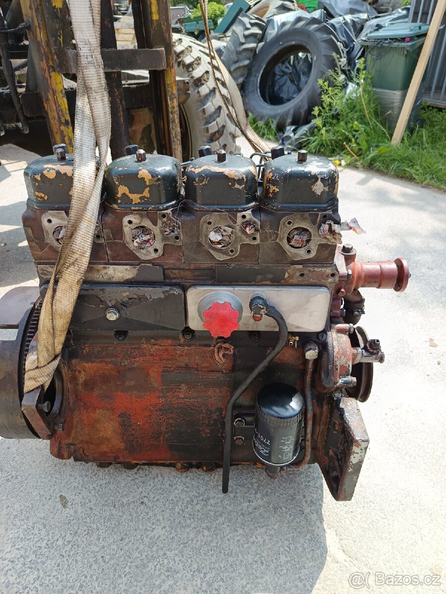 Prodám motor Zetor URI 6901 po Go - 3