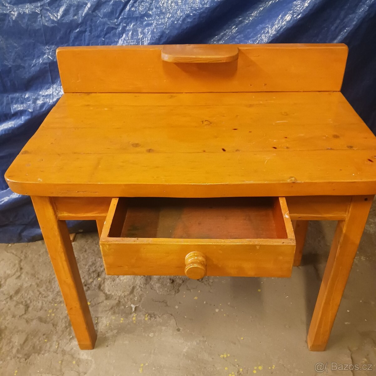 Velmi zachovalý starý stůl - 3