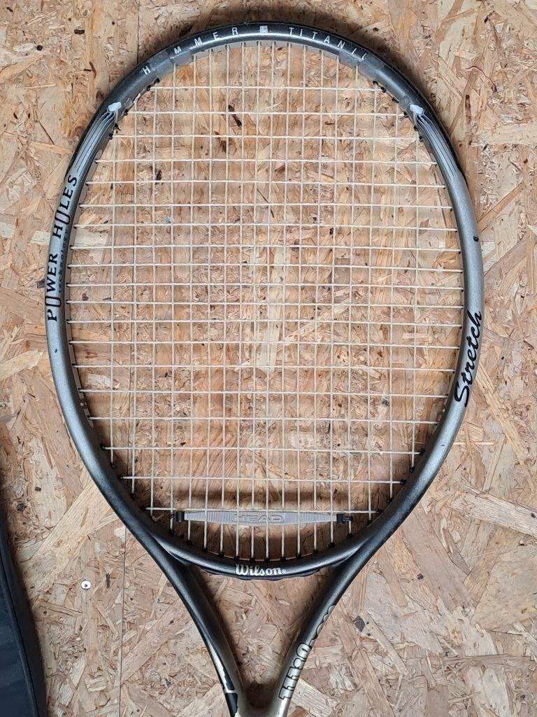 Tenisová raketa Wilson 3.4 TITANUM Power Holes - 3
