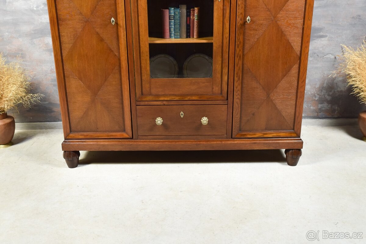 Klasická knihovna z masivního dubového dřeva VITRINA - 3