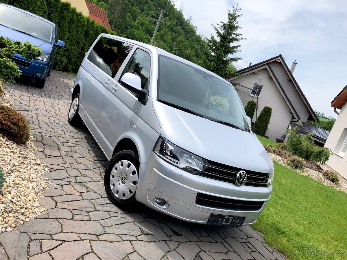 VW Caravelle T5 Comfortline, barva Silber Multivan - 3