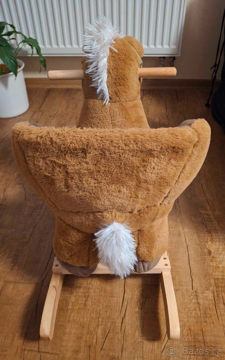 Houpací koník s opěrkou hnědý se zvuky. - 3