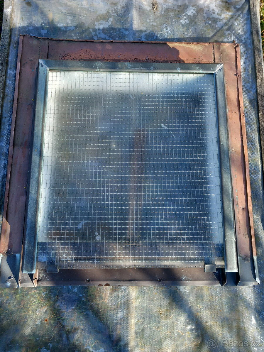 Výlezové střešní okno měděné 2 ks - 3