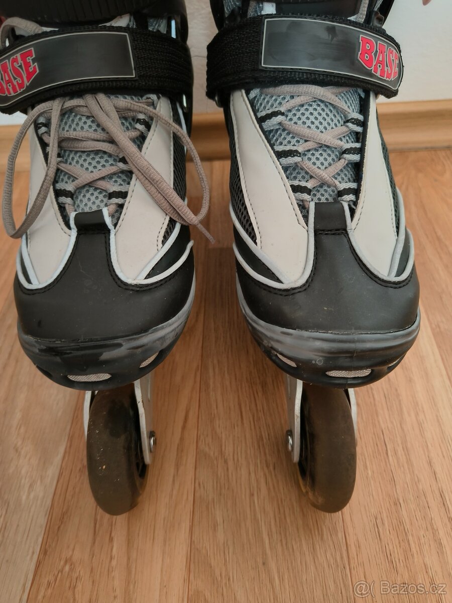 Kolečkové brusle BASE - 3