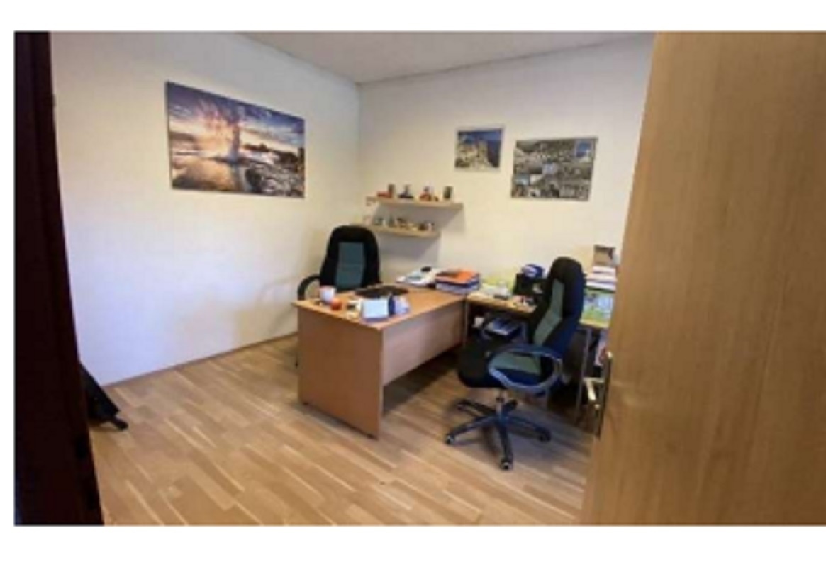 hala v obci Chotyně, ID 8240e 1305 - 3