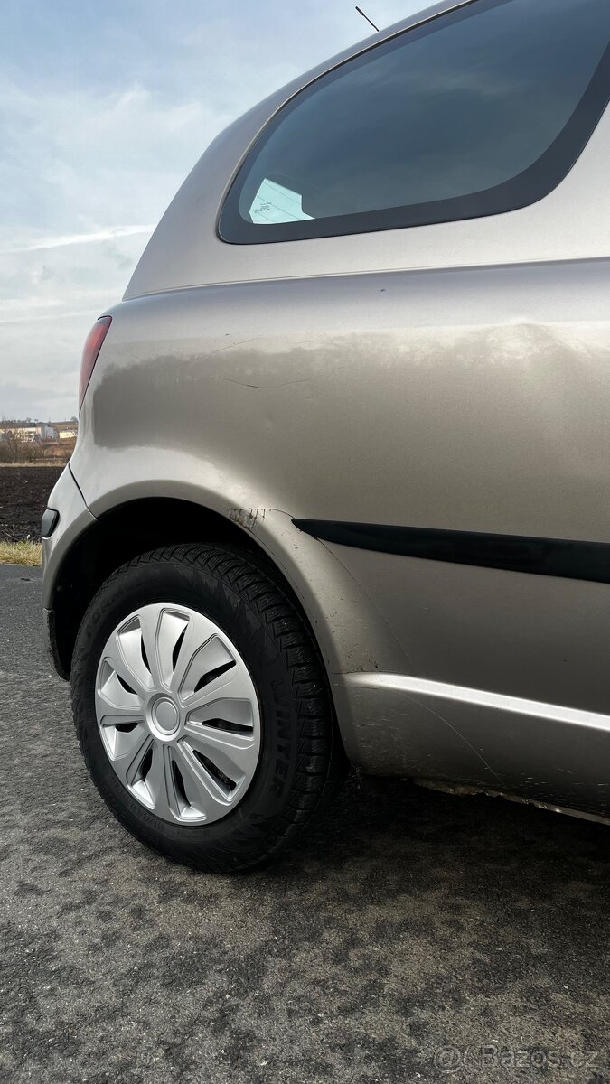 Toyota Yaris 2003 - 3