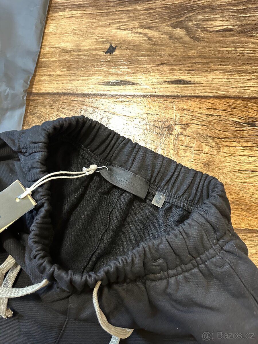 Essentials kraťasy - 3