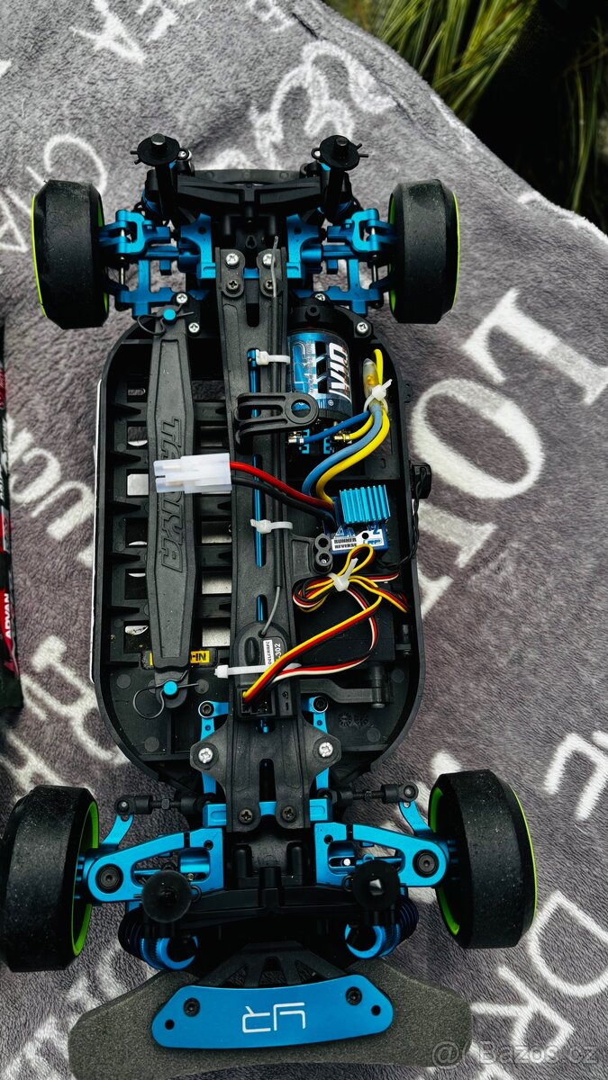 Prodám RC auta + spoustu náhradních dílů a doplňků - 3