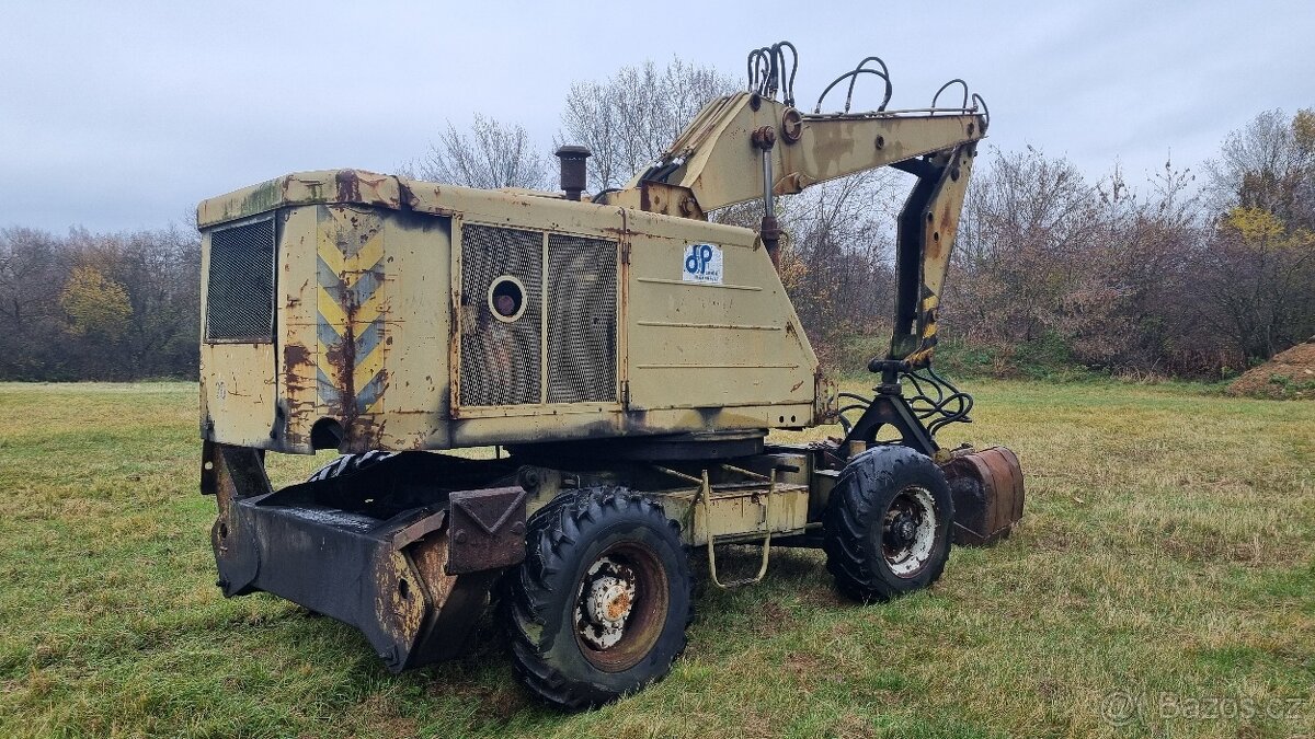 Kolový bagr Fortschritt T174/2 - 3