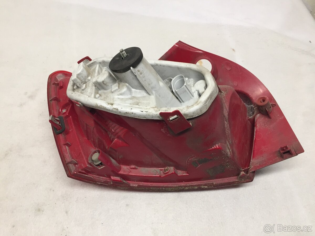 SEAT IBIZA 6J 2008-2012 - PRAVÉ ZADNÍ SVĚTLO - 3