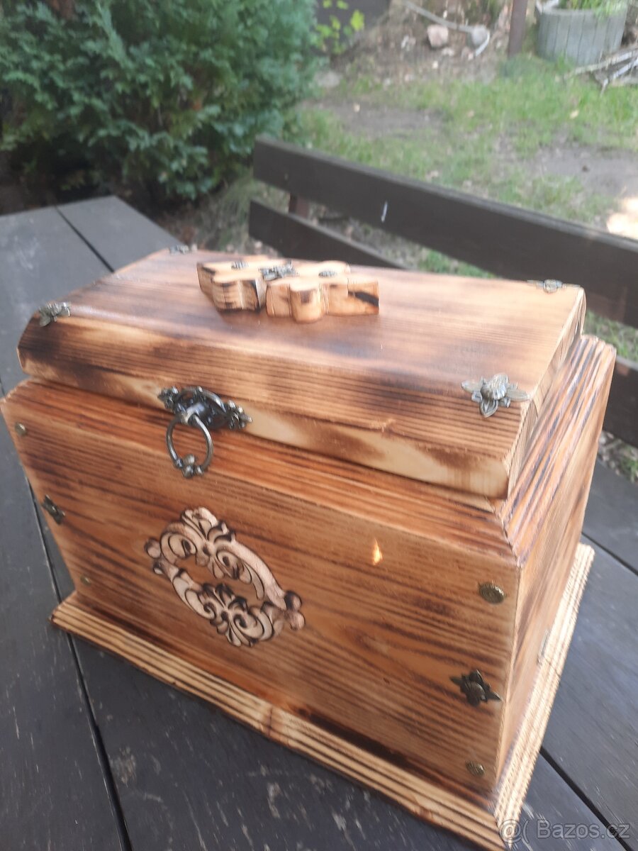 Dřevěná truhla - 3