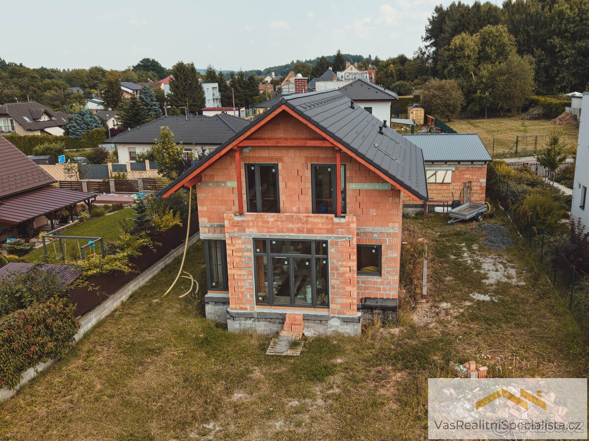 Prodej RD 5+KK s užitnou plochou 134 m² na pozemku 979 m² + - 3