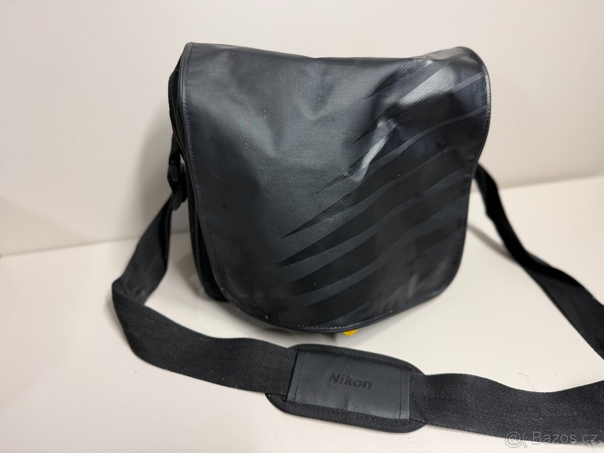 Nikon D7000 s příslušenstvím - 3