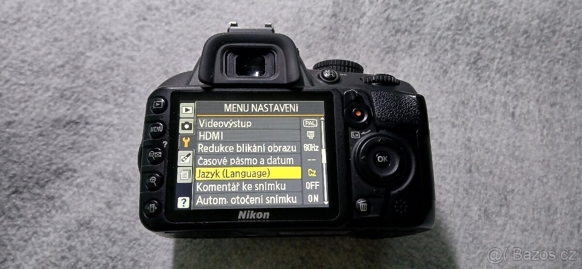 Nikon D3100 - 3