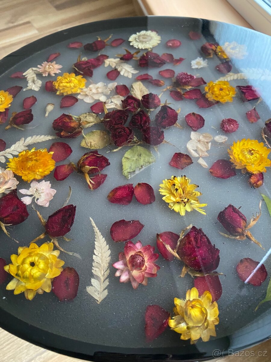 Stoleček s epoxidovou pryskyřicí - 3