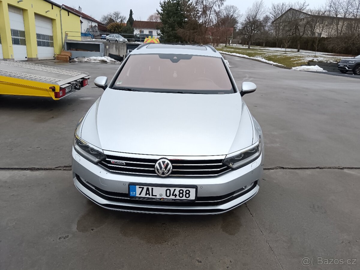 Volkswagen Passat 4motion r line - 3