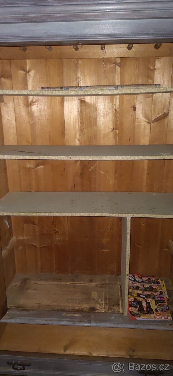 Starožitná skříň - 3