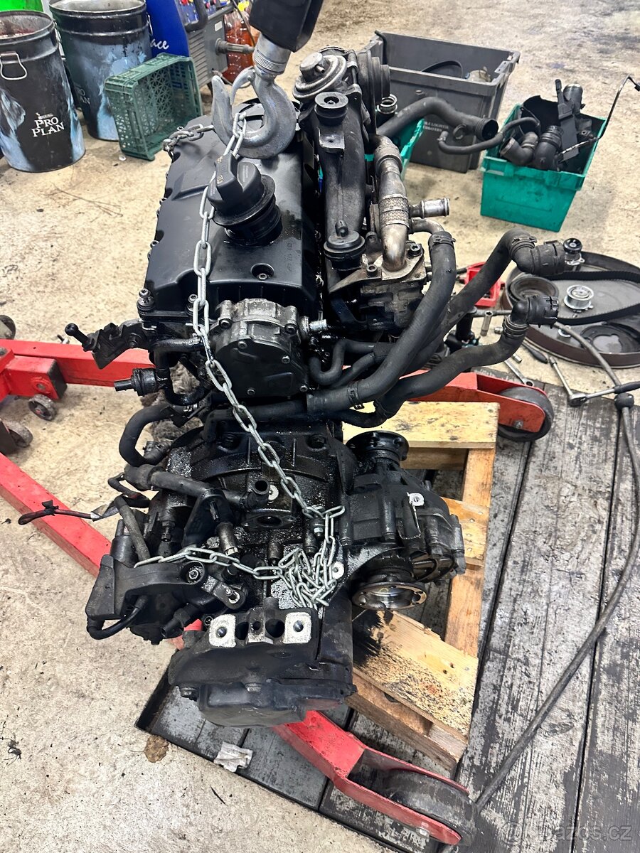 AVQ- motor, díly - 3