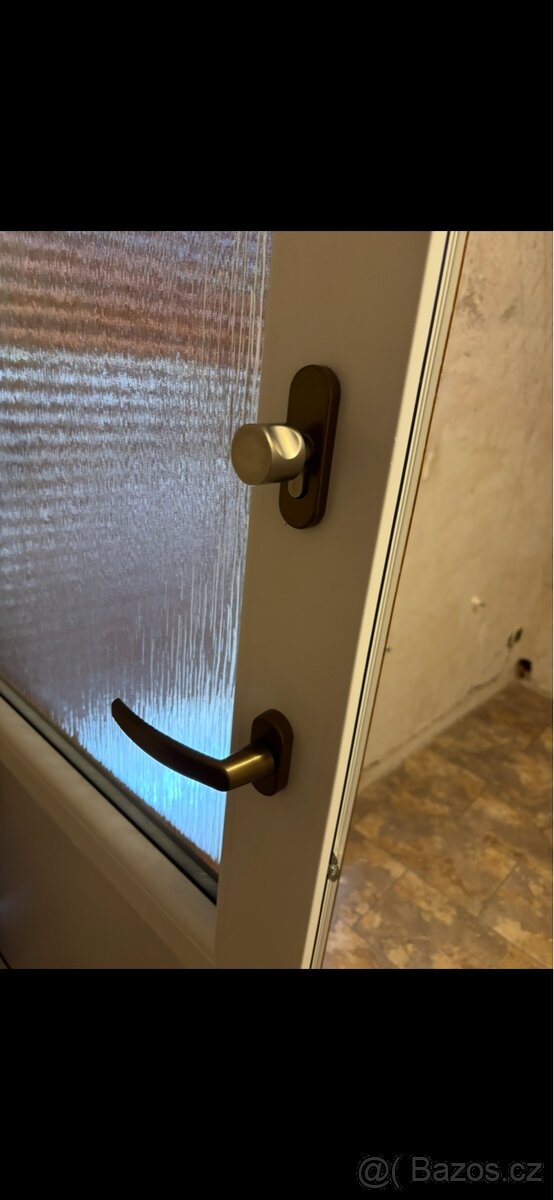 Prodám plast. dveře výška 225cm - 3