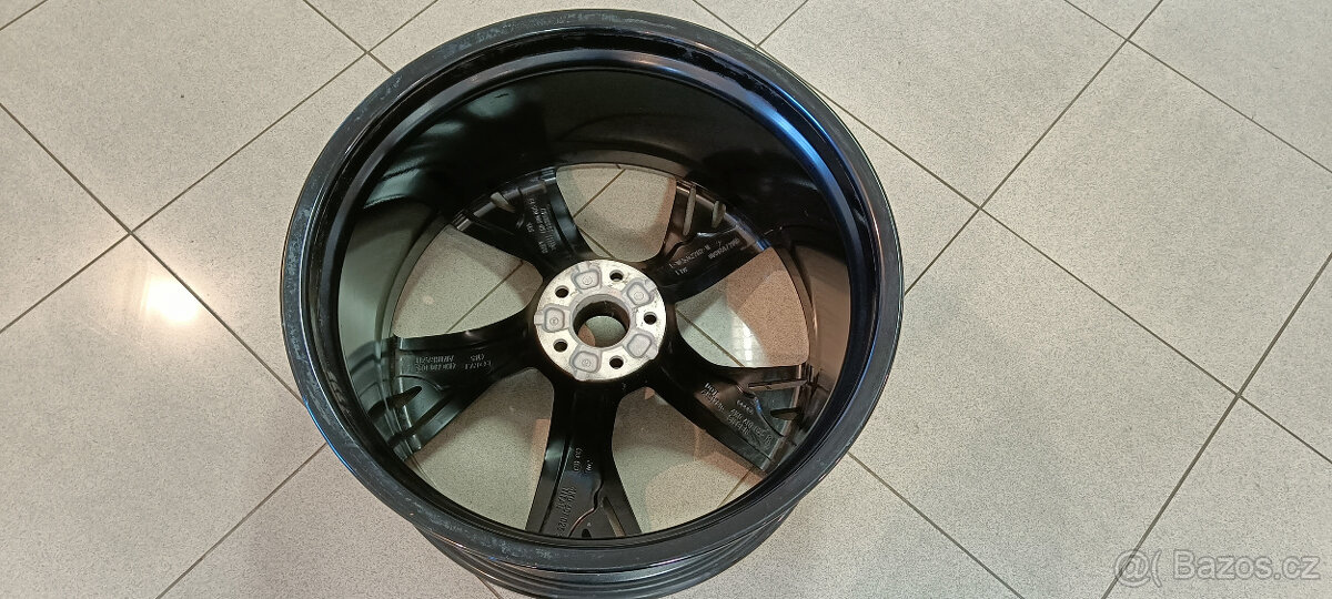Alu kolo Audi RS6 4K0601025BL / R22 ET19 - 3