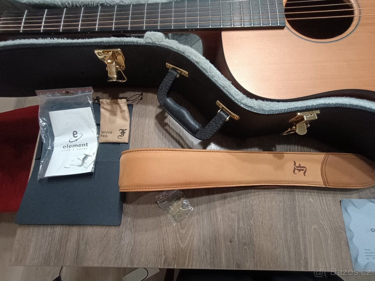 Akustická kytara Furch - 3