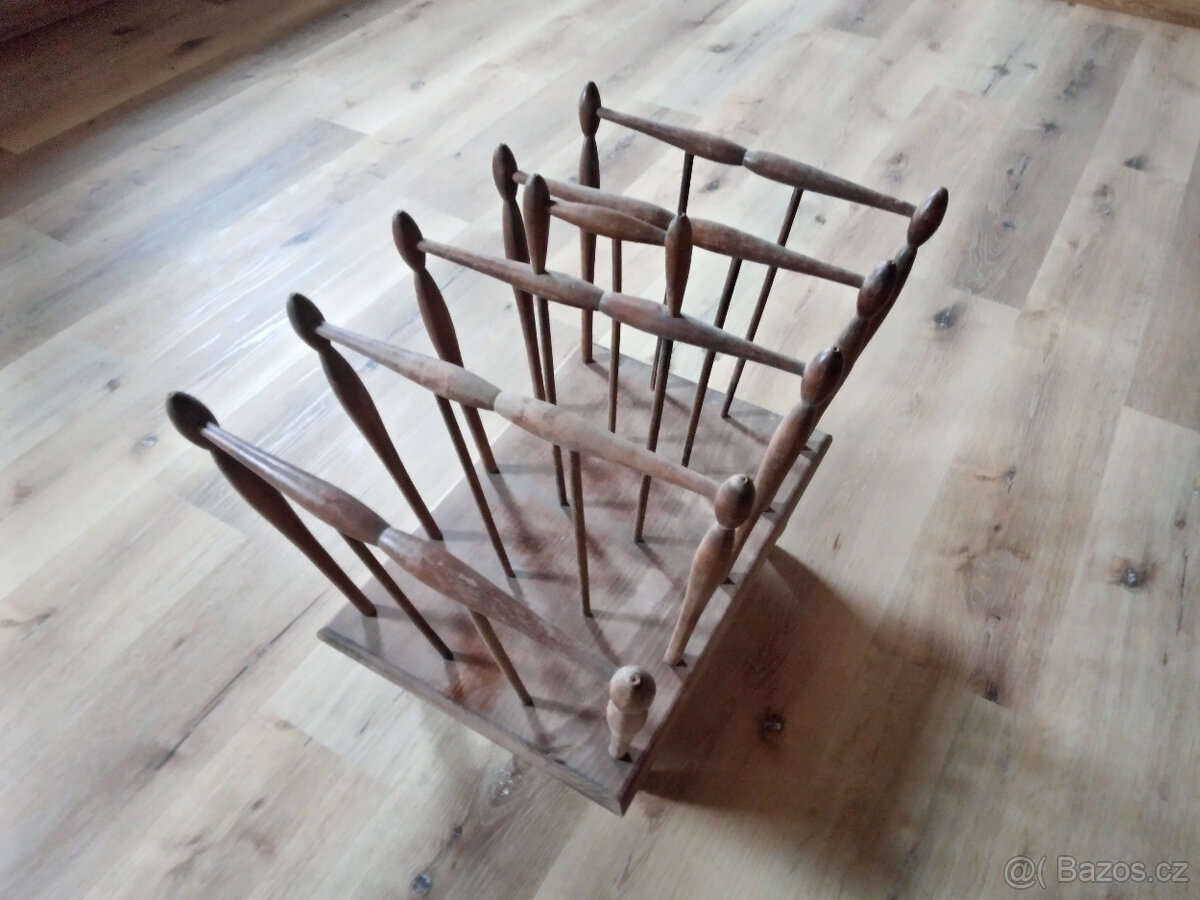 Stojan na noviny - 3