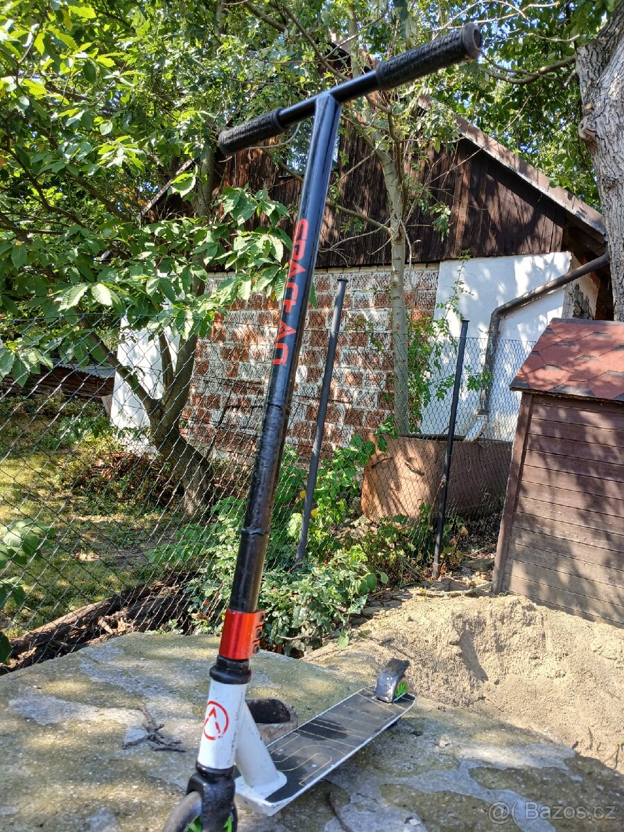 Prodám koloběžku a skateboard - 3