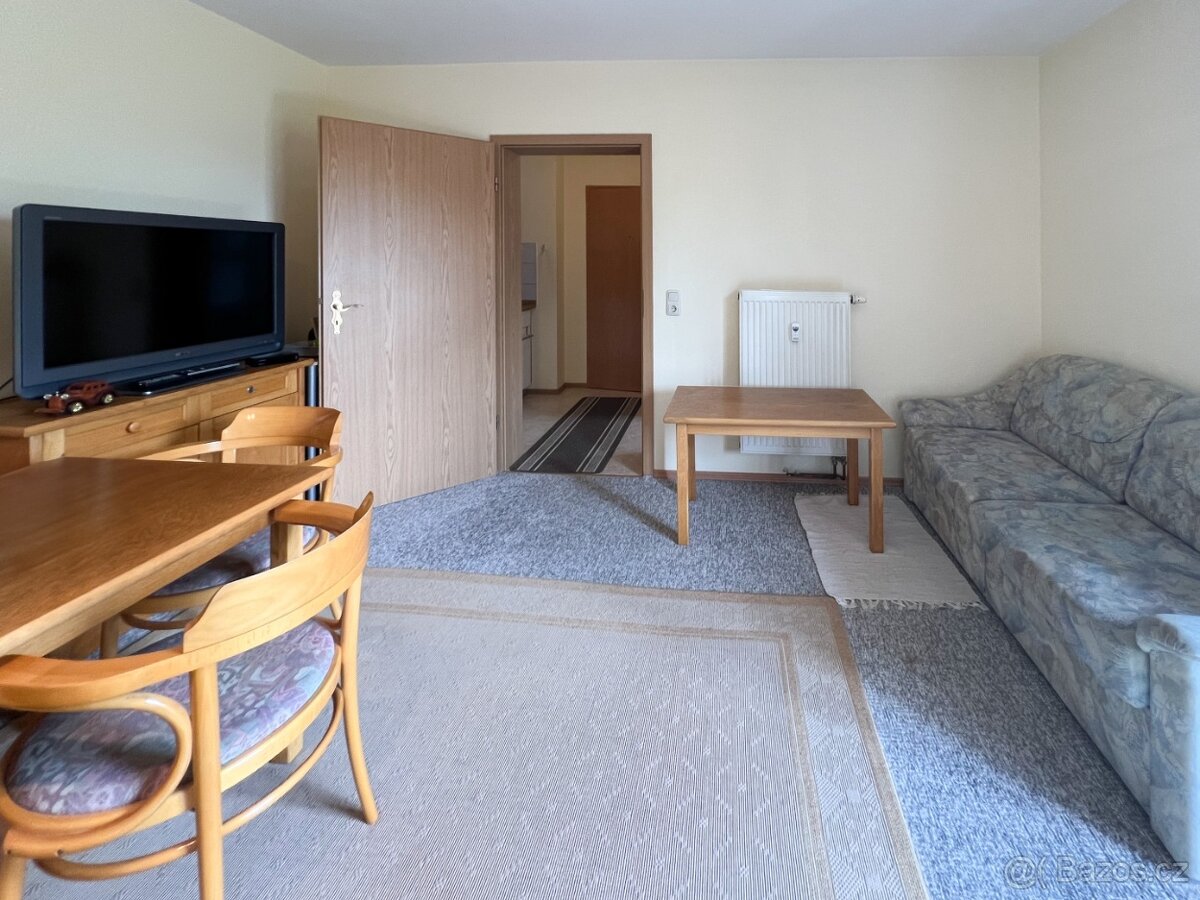 Prodej bytu 2+kk s garážovým stáním - 3