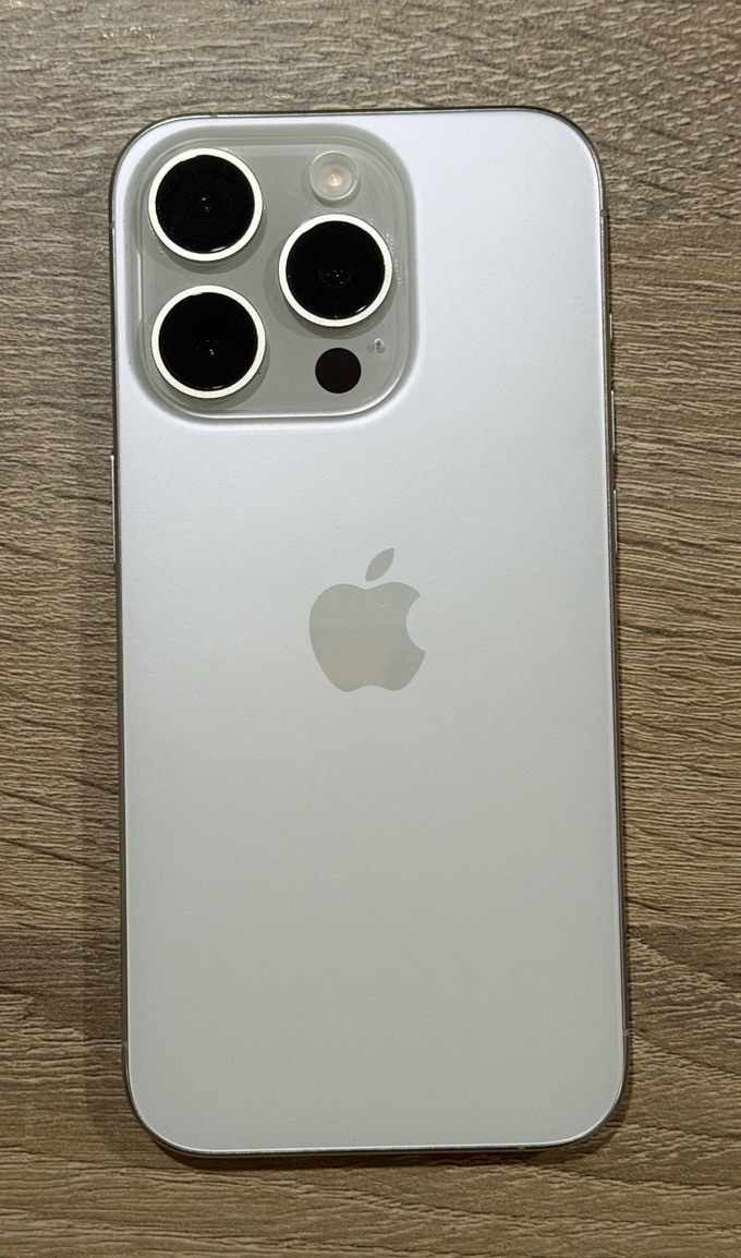 iPhone 15 Pro 128 GB bílý titan v záruční době - 3