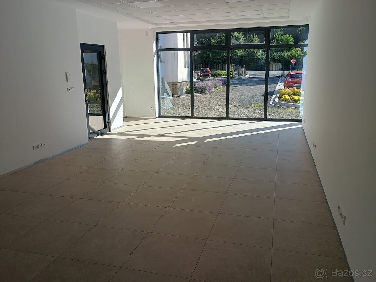 Pronájem komerčních prostor - Vsetín, ul.4.května - 3