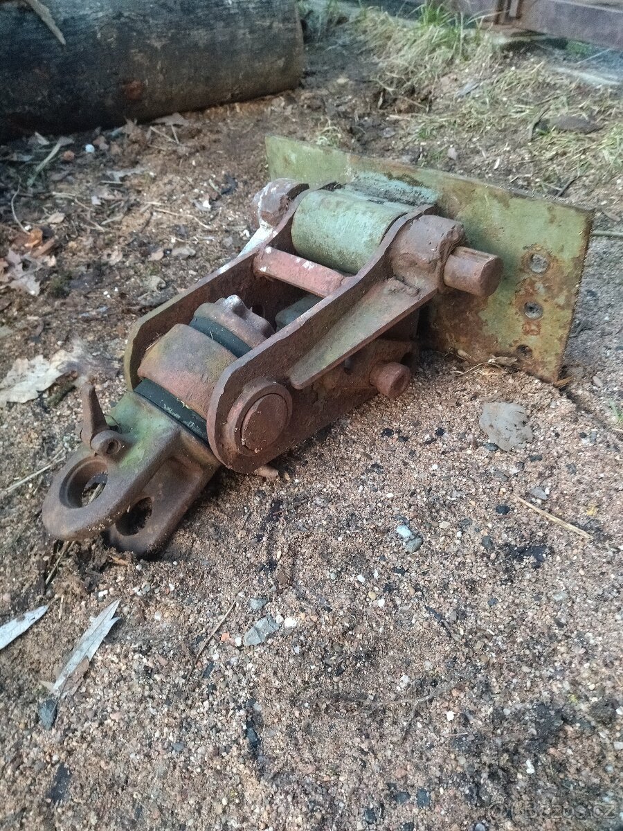 Prodám závěs Zetor - 3