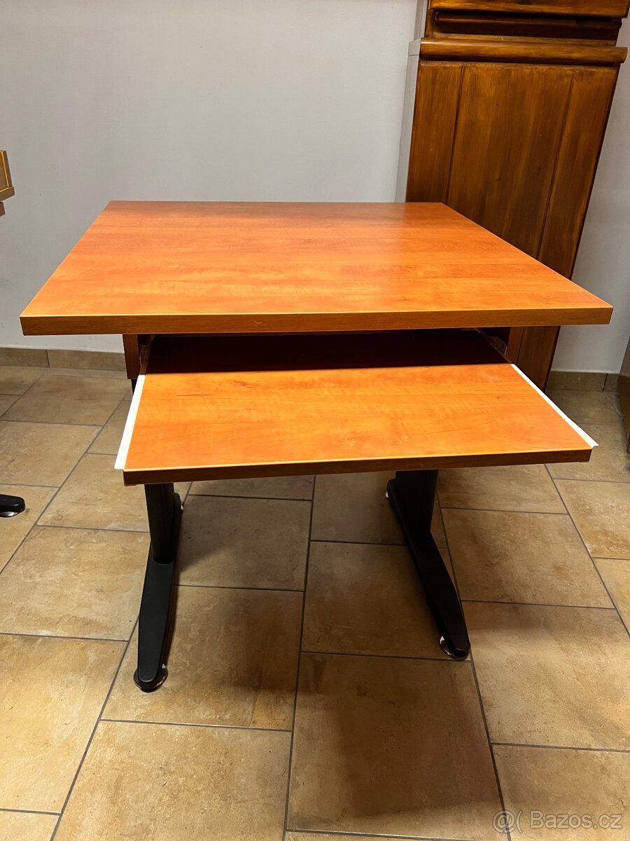 Kancelářský stůl - 3
