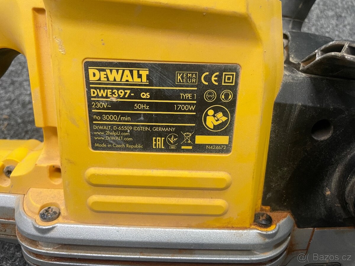 Elektrická pila DeWalt DWE397 - 3