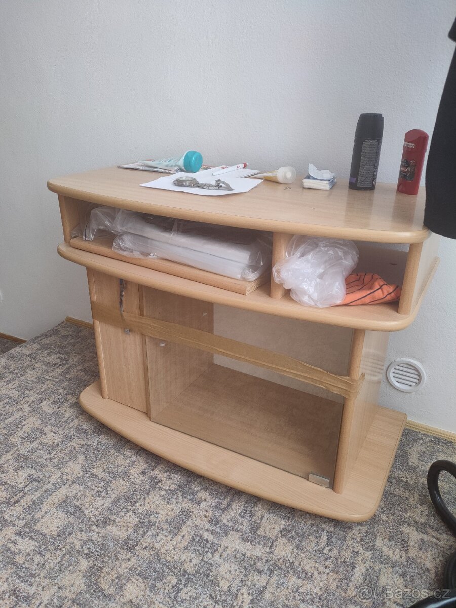 Krásný televizní stolek - 3