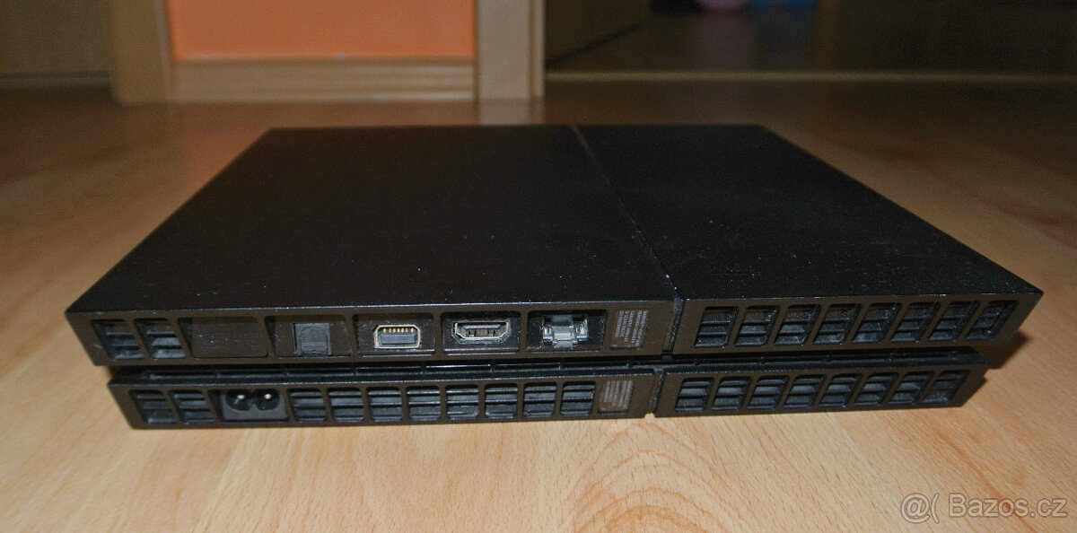 Sony PlayStation 4 + nový ovladač, velmi pěkný stav - 3