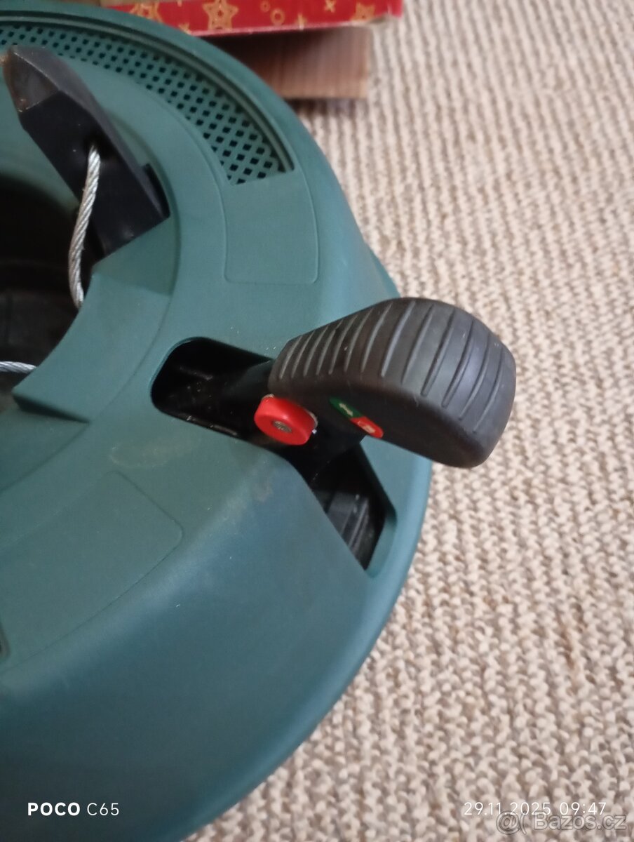 Vánoční stojan stahovací nádržka na vodu - 3