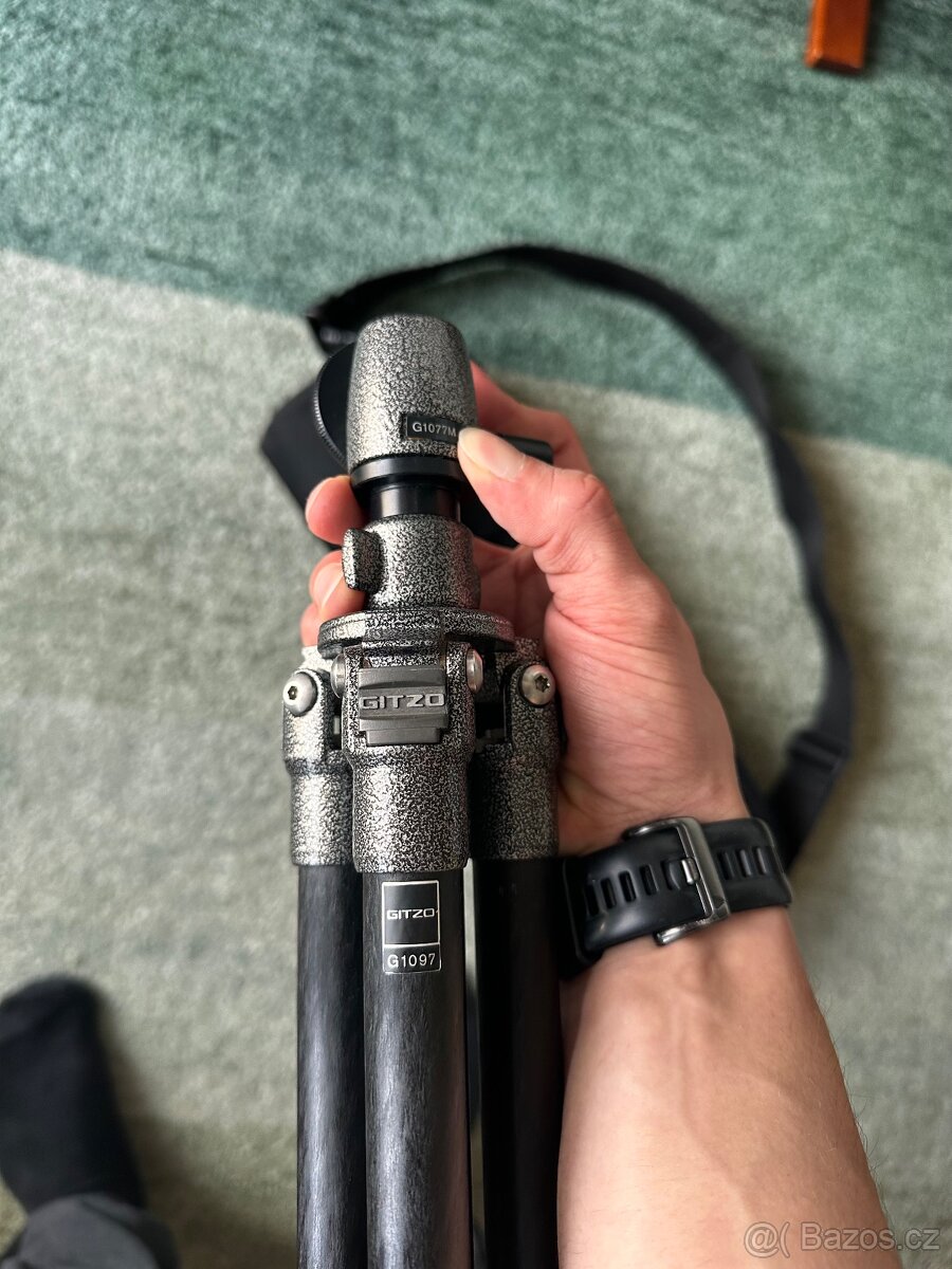 Karbonový stativ Gitzo G1097 s kulovou hlavou - 3