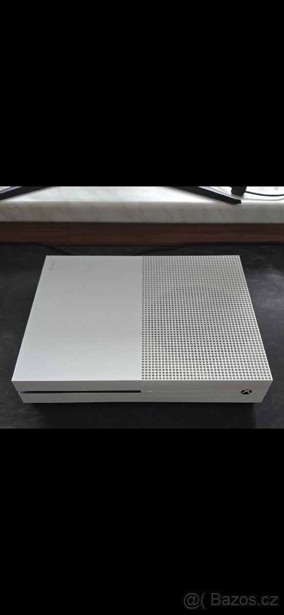 Xbox one S 1tb + hry - 3