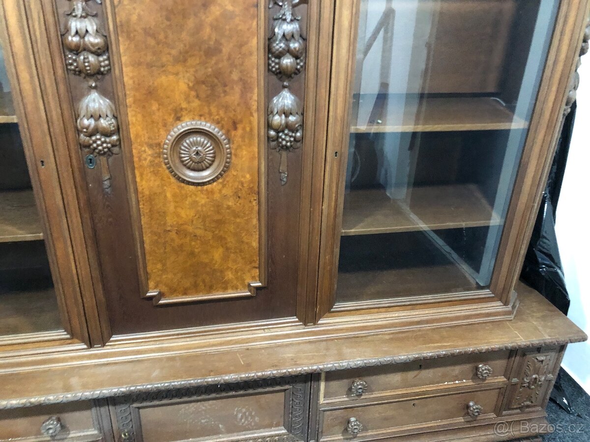 Prodáme vitrínu - 3