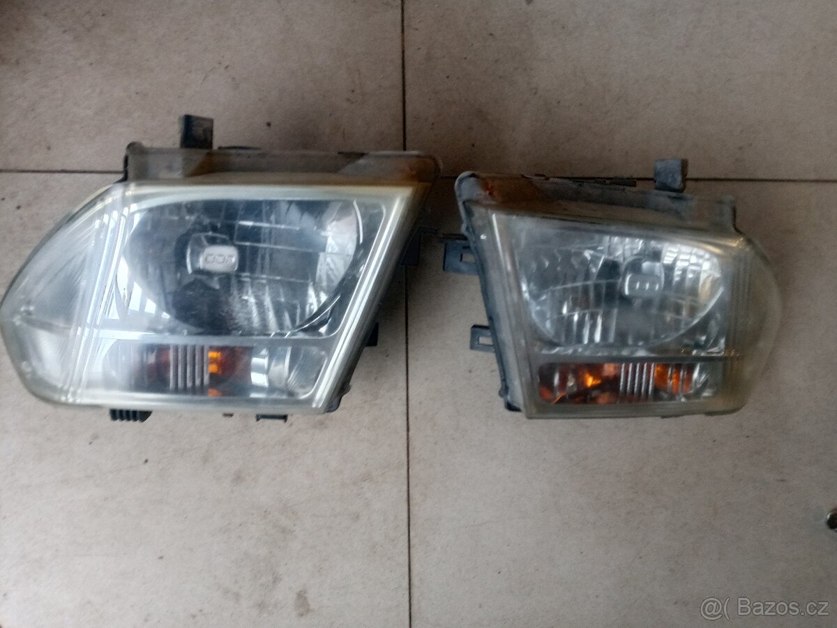 Přední světla Nissan Navara d40 - 3